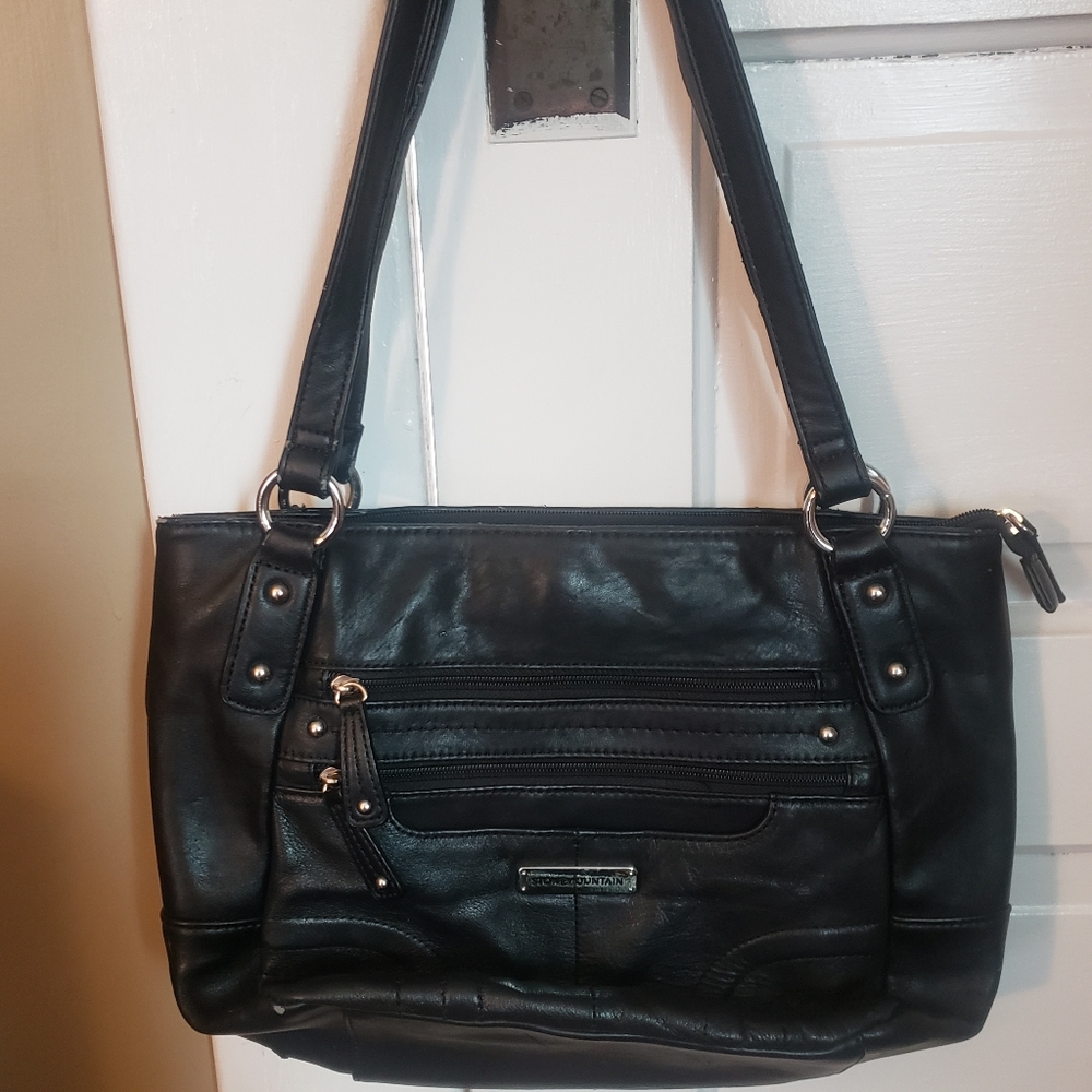 REDUCED Stone Mountain Black Leather Purse